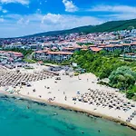 Апартаменти Делфин Марина