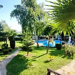 Delfin Port Apartments - Prime Location & Parking & Pet Friendly Apartment