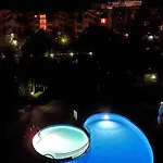 Delfin Port Apartments - Prime Location & Parking & Pet Friendly Apartment *