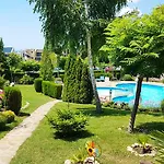 Delfin Port Apartments - Prime Location & Parking & Pet Friendly Apartment Sveti Vlas