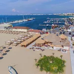 Apartment Delfin Port Apartments - Prime Location & Parking & Pet Friendly Sweti Wlas
