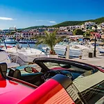 Delfin Port Apartments - Prime Location & Parking & Pet Friendly Apartment Sveti Vlas