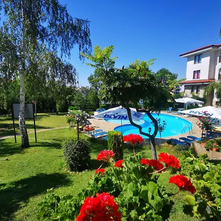 Marina Delfin - Location & Pet Friendly