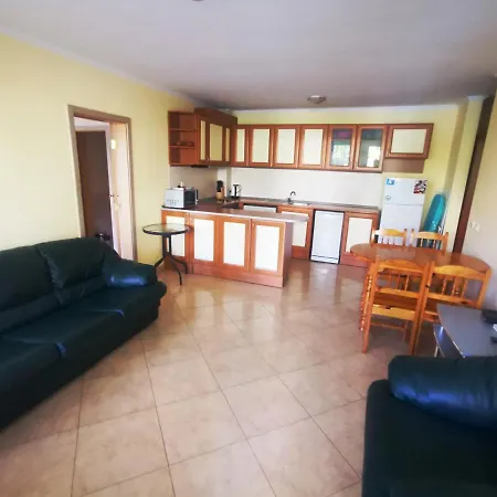 Marina Delfin - Location & Pet Friendly Święty Włas