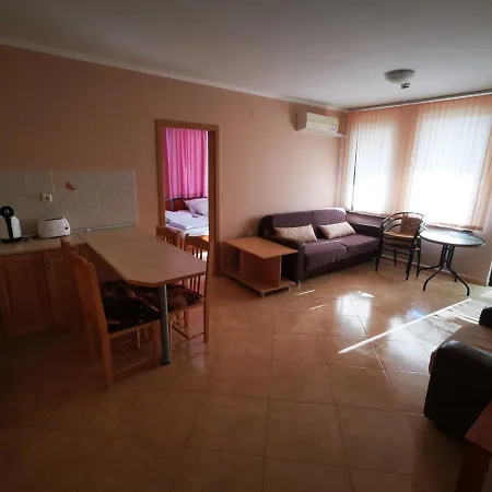 Marina Delfin - Location & Pet Friendly Święty Włas