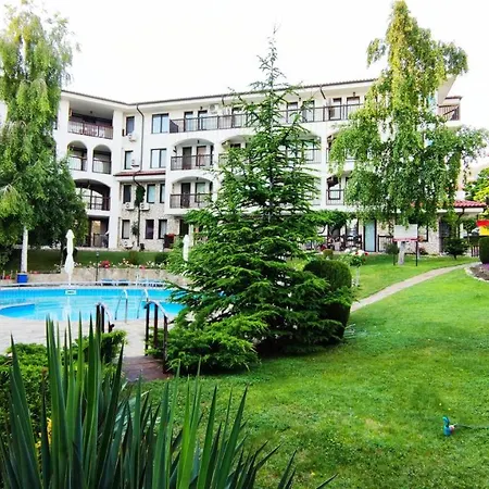 Delfin Port Apartments - Prime Location & Parking & Pet Friendly Apartment