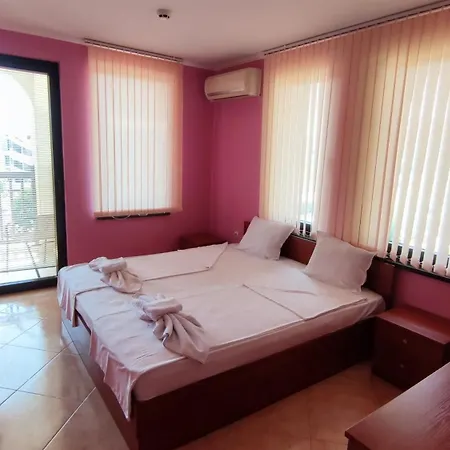 Marina Delfin - Location & Pet Friendly * Święty Włas