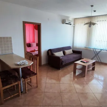Marina Delfin - Location & Pet Friendly