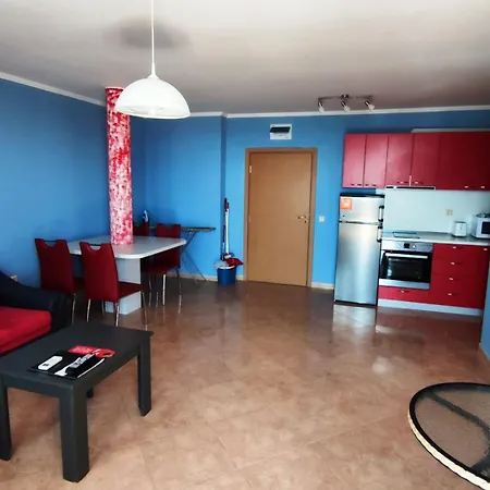 Marina Delfin - Location & Pet Friendly