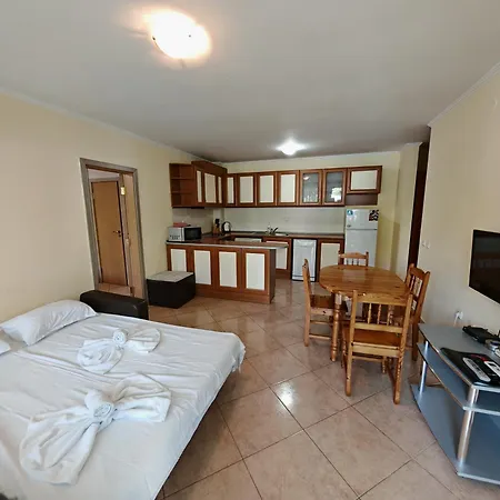 Marina Delfin - Location & Pet Friendly Święty Włas