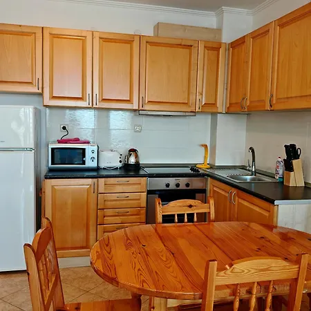 Marina Delfin - Location & Pet Friendly