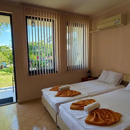 Apartment Delfin Port - Prime Location & Parking & Pet Friendly