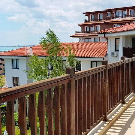Apartment Marina Delfin - Top Location & Pet Friendly Sveti Vlas
